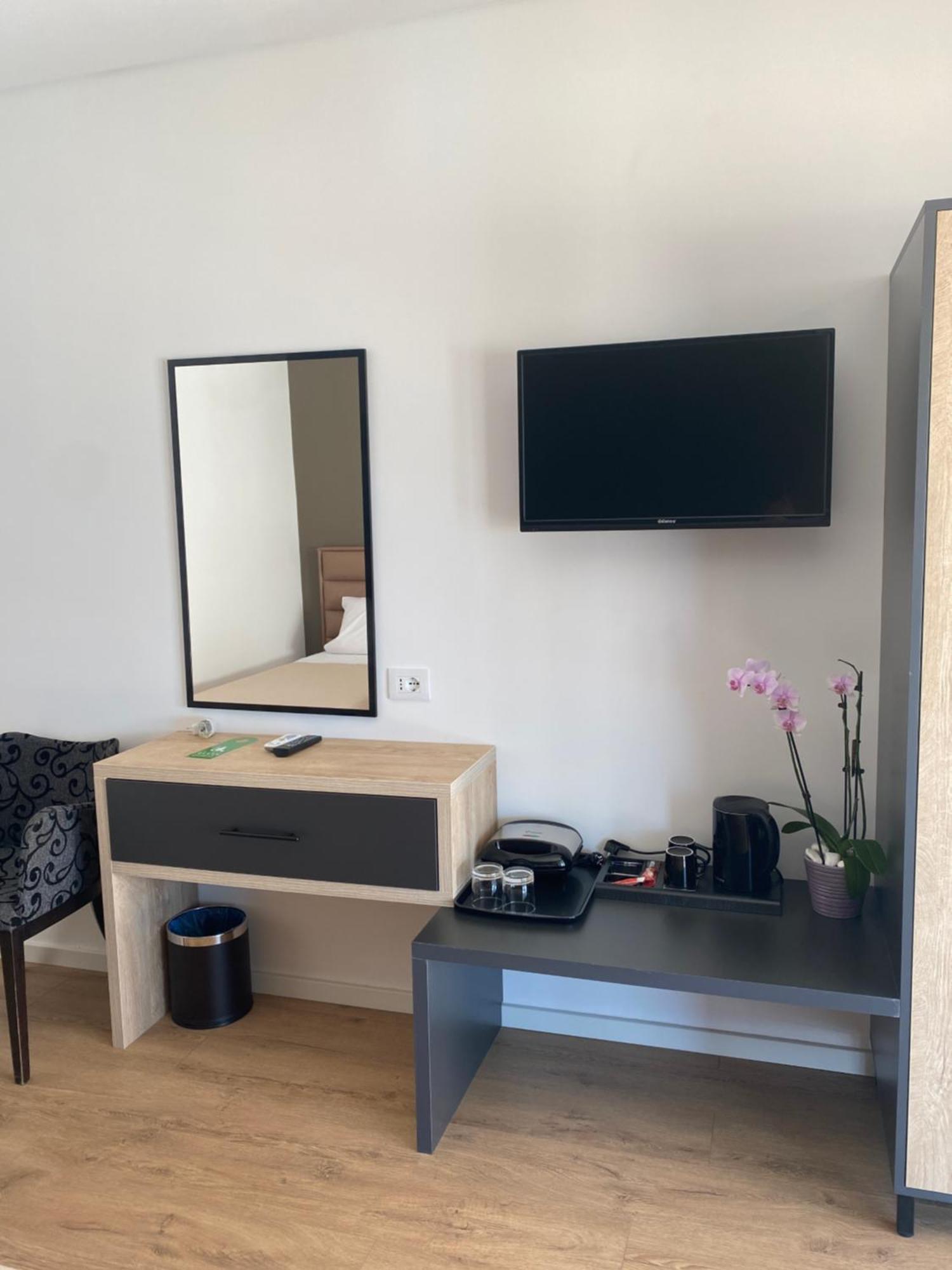Augusto Rooms Sarande Exterior photo